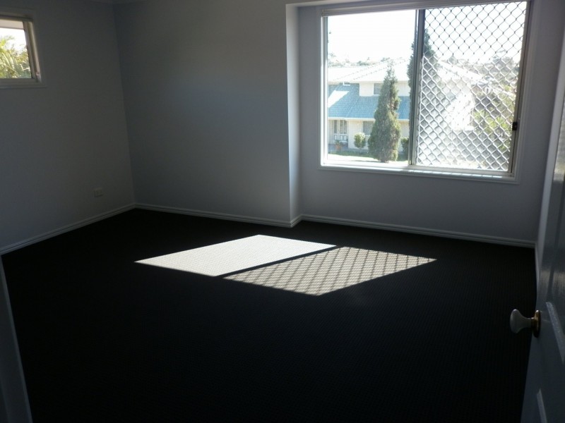 65 Hummingbird Crescent, Wishart QLD 4122