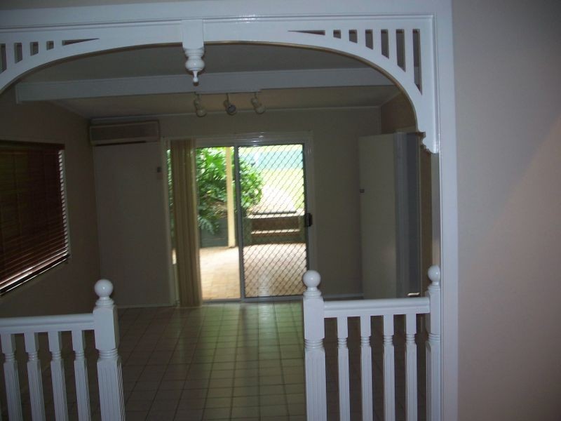 28 Lewis St, Camp Hill QLD 4152