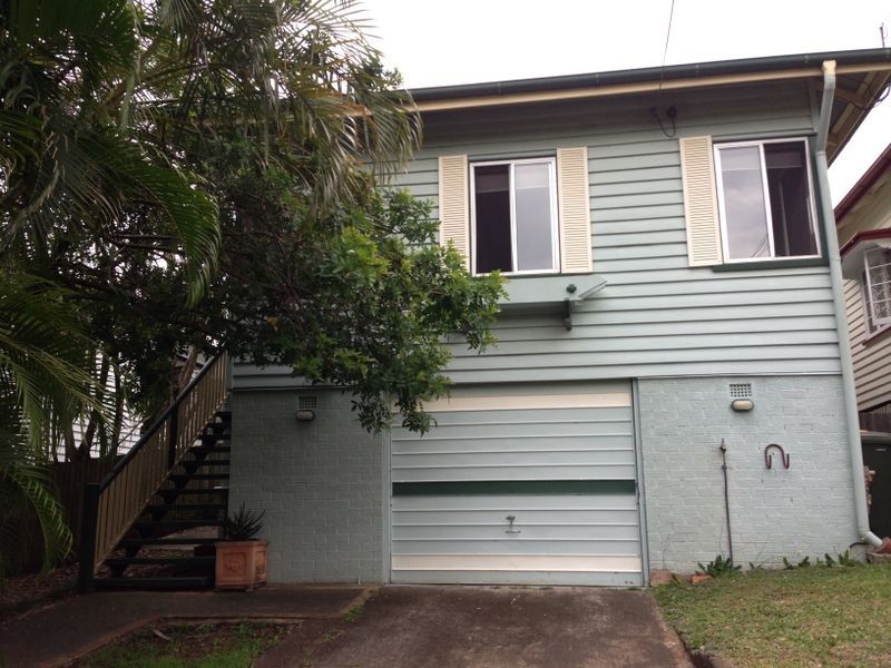 28 Lewis St, Camp Hill QLD 4152