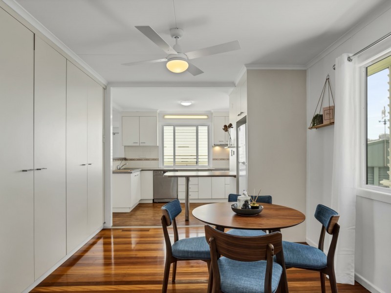 1 Rosedene Street, Manly West QLD 4179