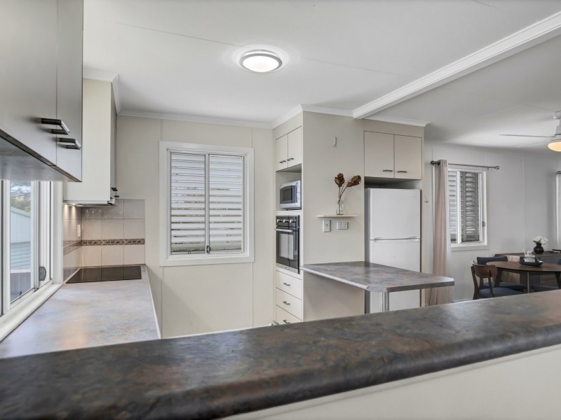 1 Rosedene Street, Manly West QLD 4179