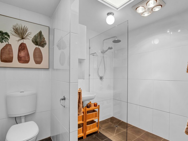 1 Rosedene Street, Manly West QLD 4179