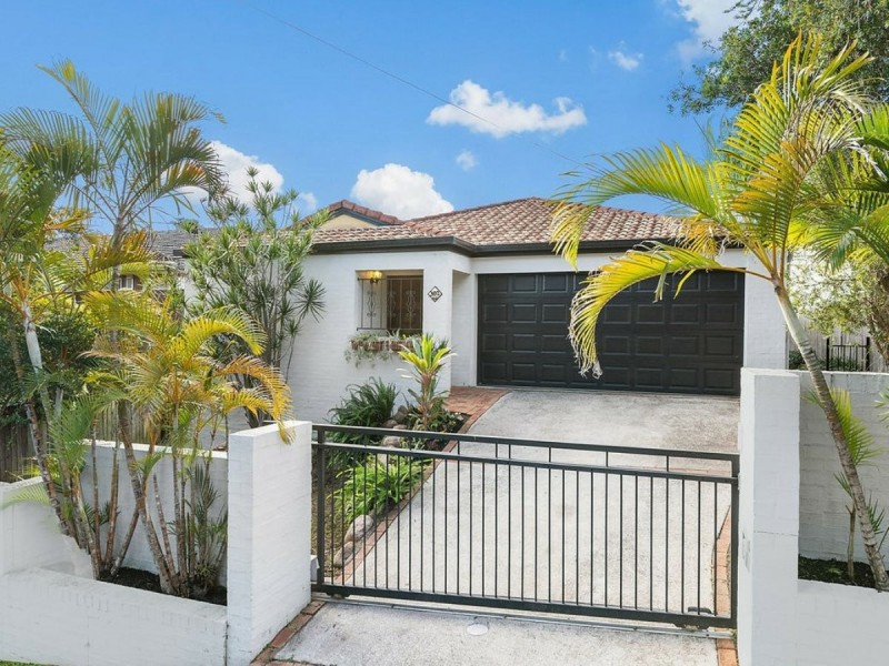 302 Richmond Road, Cannon Hill QLD 4170