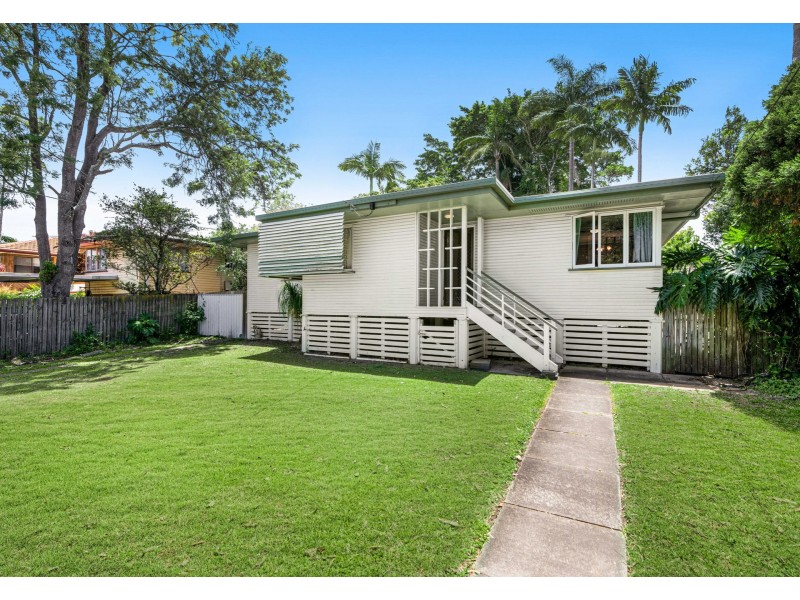 21 Hellyer Street, Wynnum West QLD 4178