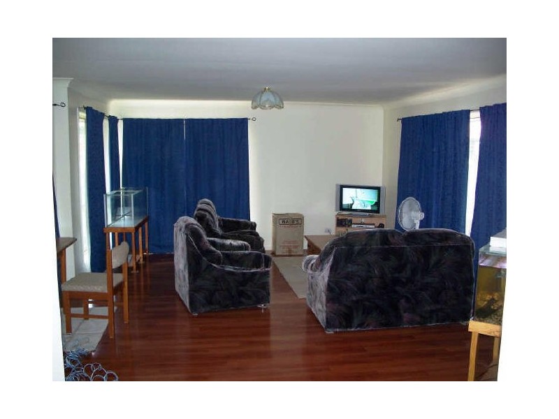 11 Bent Street, Cannon Hill QLD 4170