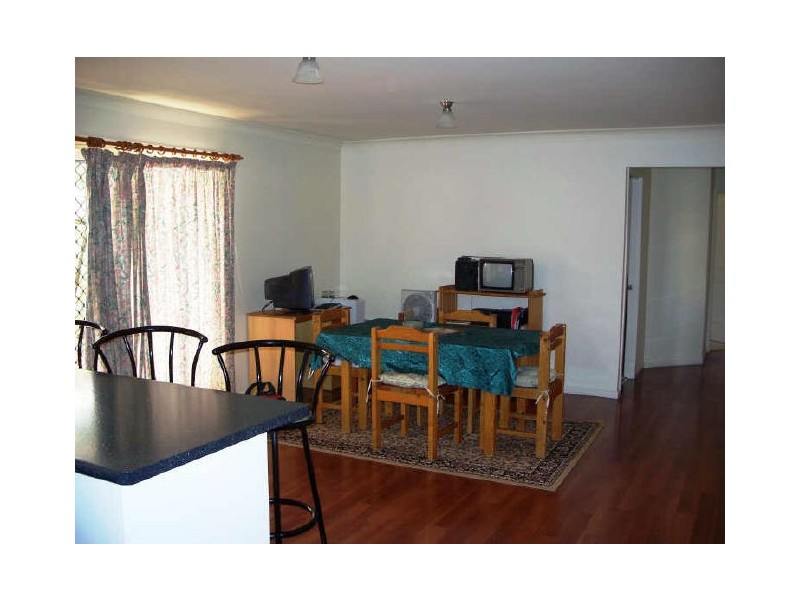 11 Bent Street, Cannon Hill QLD 4170