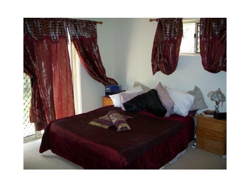11 Bent Street, Cannon Hill QLD 4170