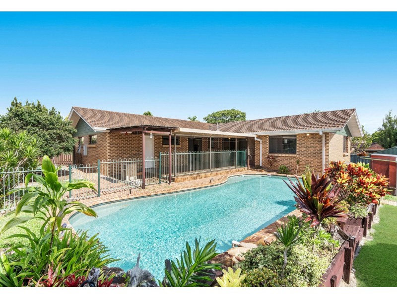 16 Edred Street, Carindale QLD 4152