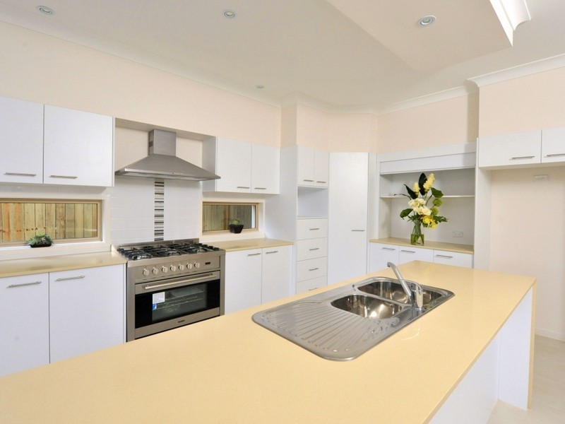 12 Delsie Street, Cannon Hill QLD 4170