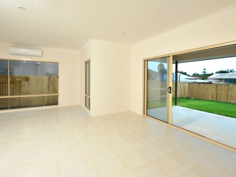 12 Delsie Street, Cannon Hill QLD 4170