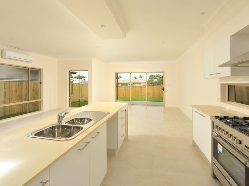 12 Delsie Street, Cannon Hill QLD 4170