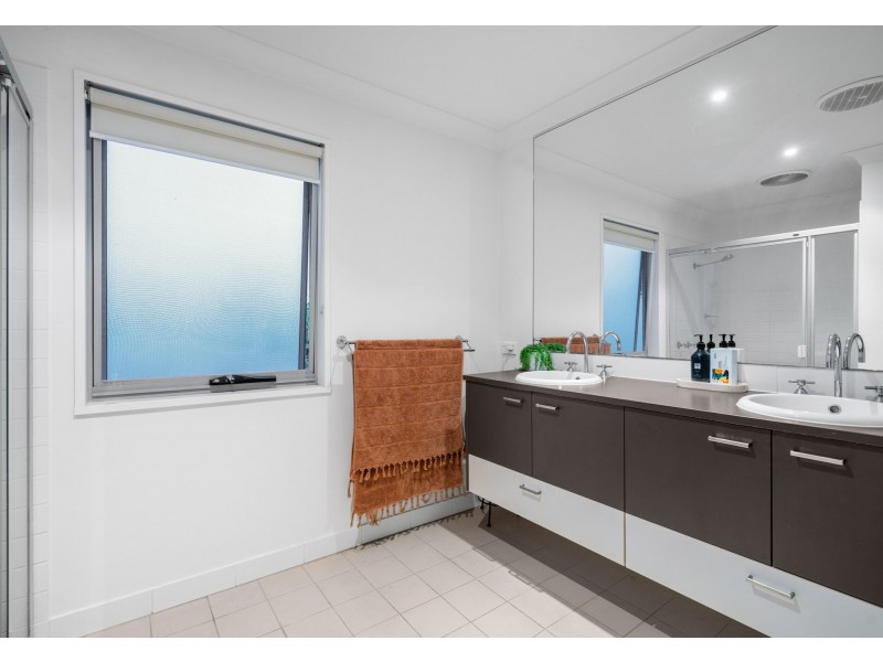 48 Village Circuit, Murarrie QLD 4172