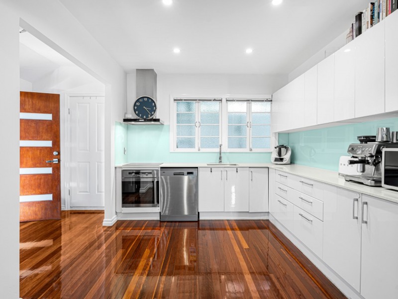 18 Goolara Street, Cannon Hill QLD 4170