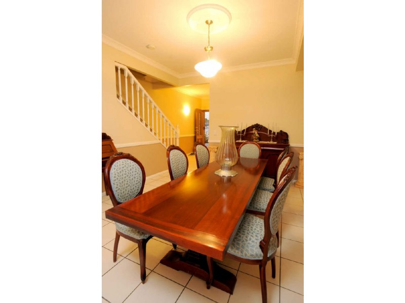 27 Grenade Street, Cannon Hill QLD 4170