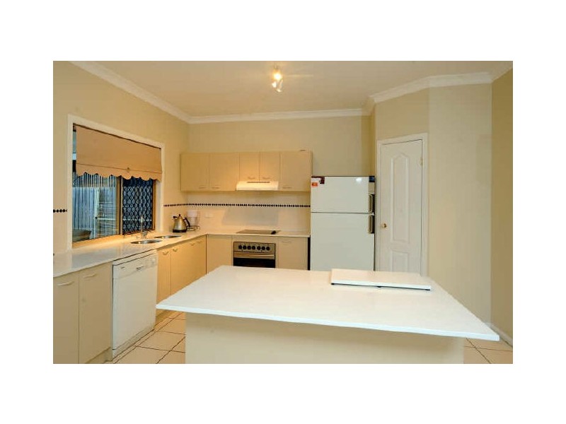 27 Grenade Street, Cannon Hill QLD 4170