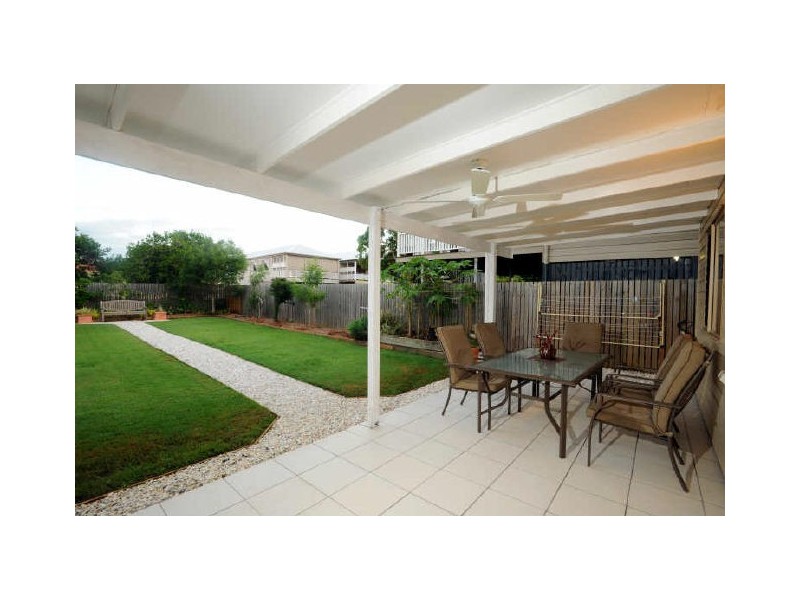 27 Grenade Street, Cannon Hill QLD 4170