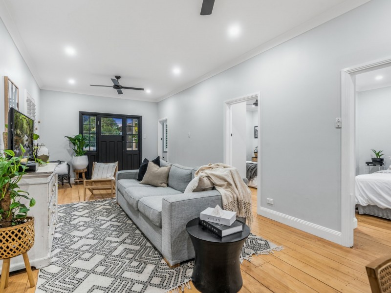 18 Pashen Street, Morningside QLD 4170