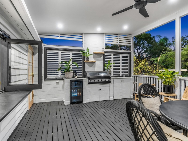 18 Pashen Street, Morningside QLD 4170