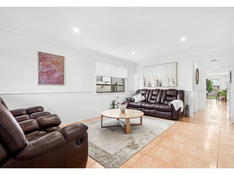 82 Shrapnel Road, Cannon Hill QLD 4170