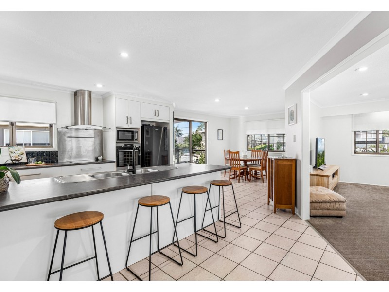 82 Shrapnel Road, Cannon Hill QLD 4170