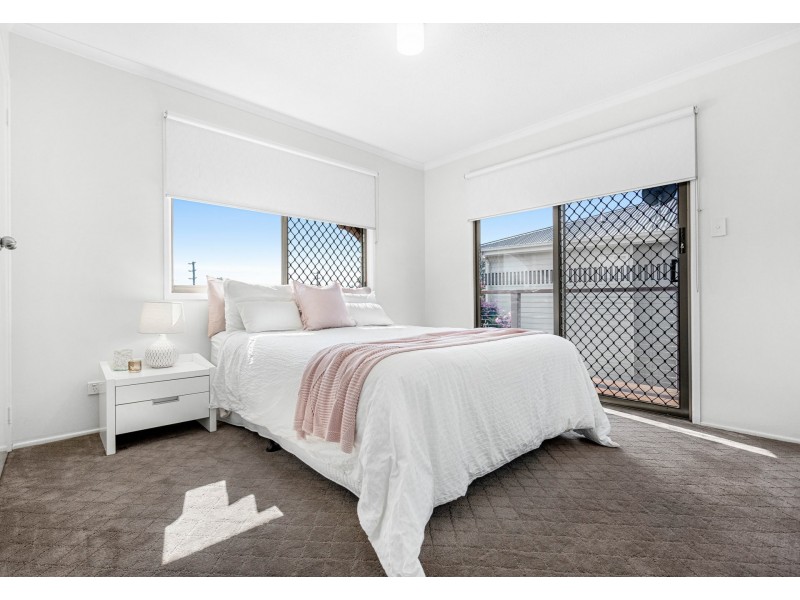 82 Shrapnel Road, Cannon Hill QLD 4170