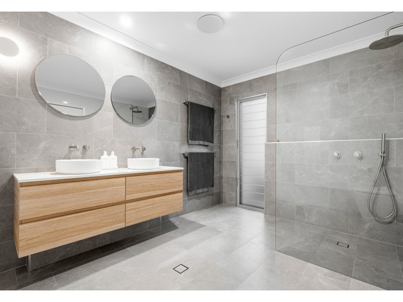 8 Ascort Street, Murarrie QLD 4172