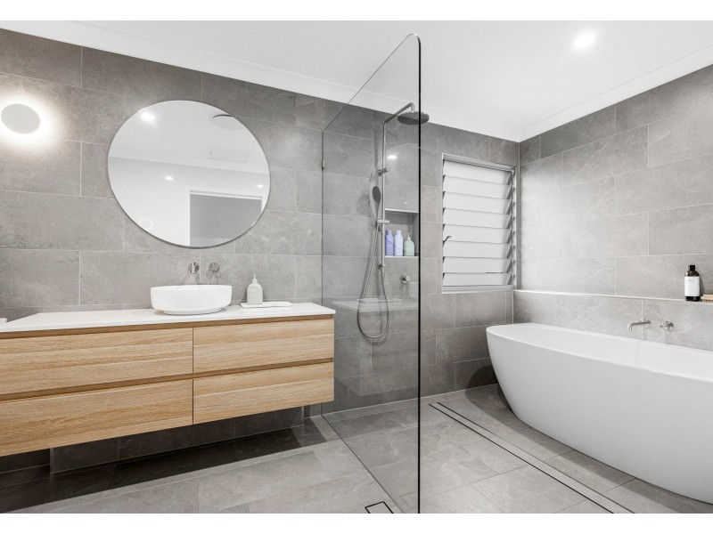 8 Ascort Street, Murarrie QLD 4172