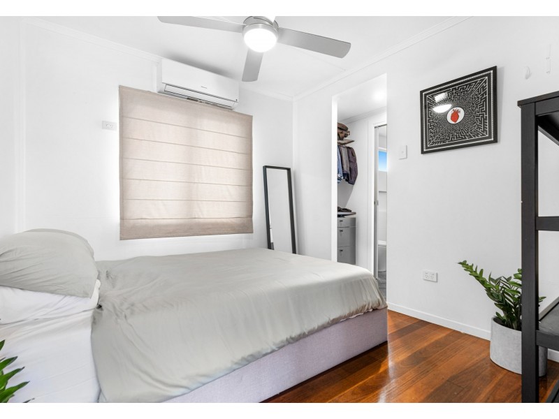 99 Shrapnel Road, Cannon Hill QLD 4170