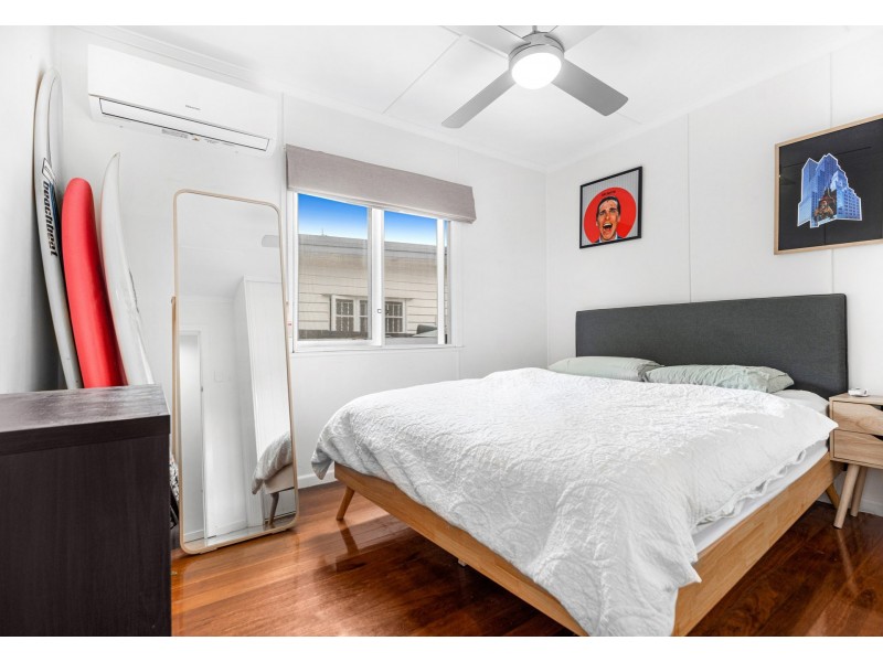 99 Shrapnel Road, Cannon Hill QLD 4170