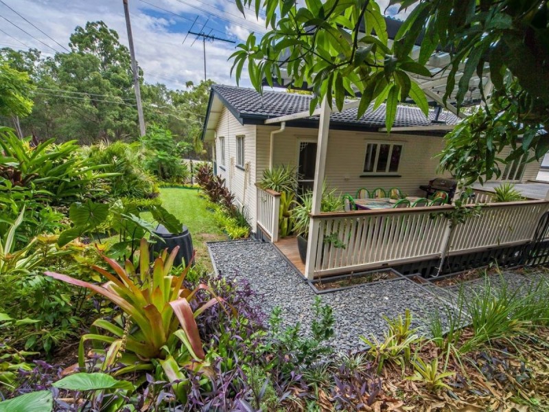 296 Richmond Road, Cannon Hill QLD 4170