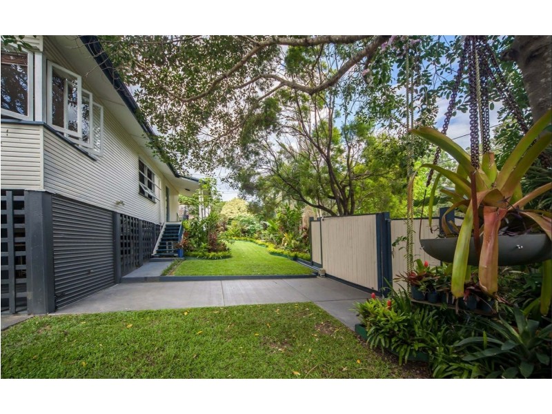 296 Richmond Road, Cannon Hill QLD 4170