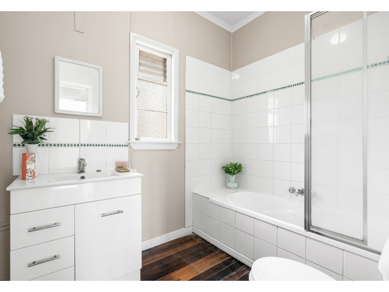 196 Richmond Road, Morningside QLD 4170