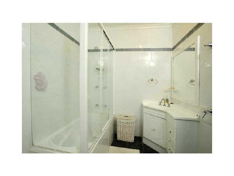 18 Narela Street, Cannon Hill QLD 4170