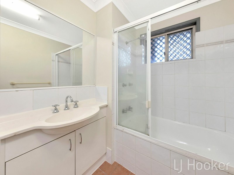 64 Gatling Road, Cannon Hill QLD 4170