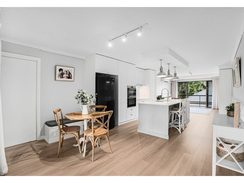 2/37 Buxton Street, Ascot QLD 4007
