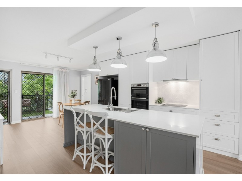2/37 Buxton Street, Ascot QLD 4007