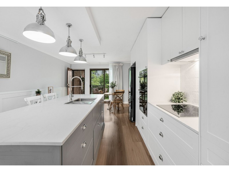 2/37 Buxton Street, Ascot QLD 4007