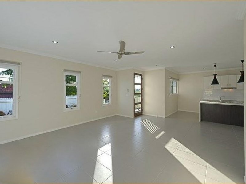 1/55 Raby Road, Coorparoo QLD 4151