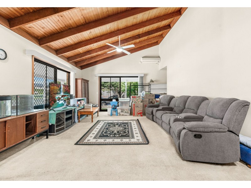 60 Sherborne Street, Carindale QLD 4152