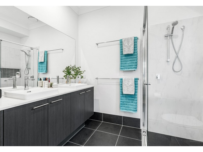 60 Imperial Avenue, Cannon Hill QLD 4170