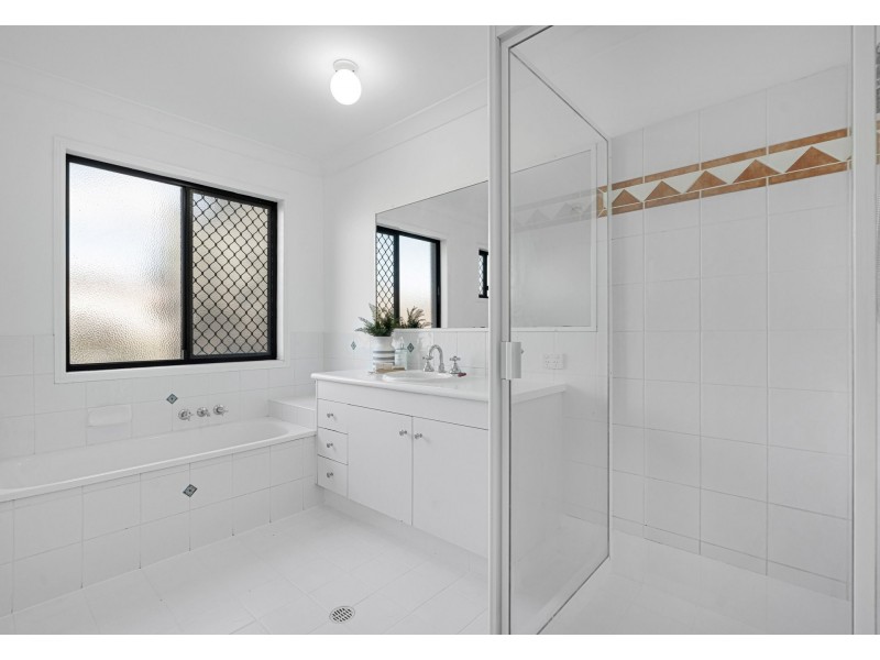 11 Brookwood Street, Murarrie QLD 4172