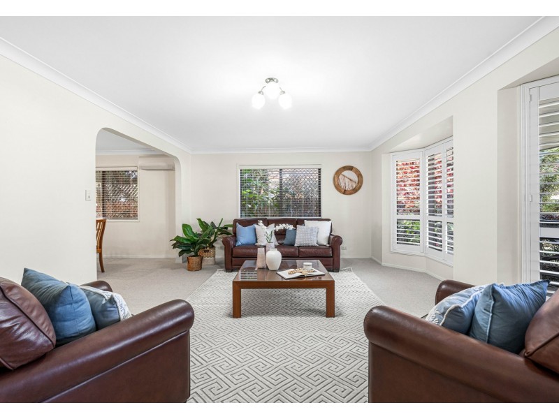 30 Kingfisher Cresent, Belmont QLD 4153