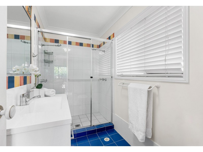 30 Kingfisher Cresent, Belmont QLD 4153