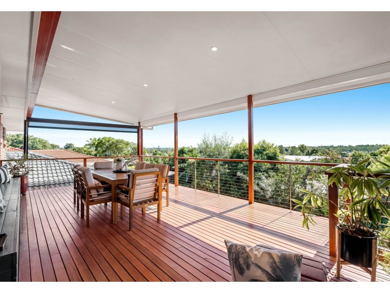 30 Kingfisher Cresent, Belmont QLD 4153