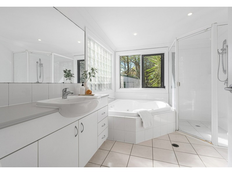 122 Erica Street, Cannon Hill QLD 4170