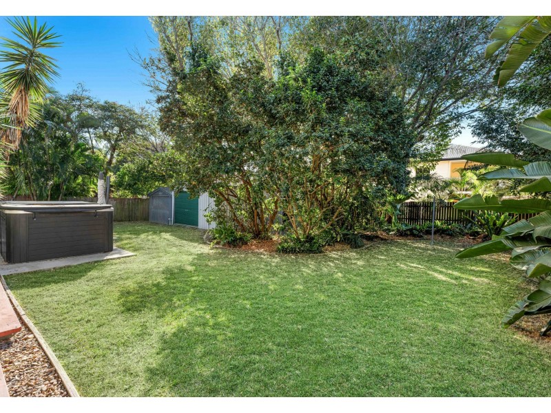 122 Erica Street, Cannon Hill QLD 4170