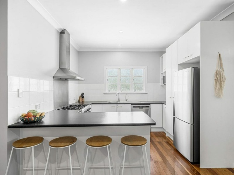 34 Railway Terrace, Murarrie QLD 4172