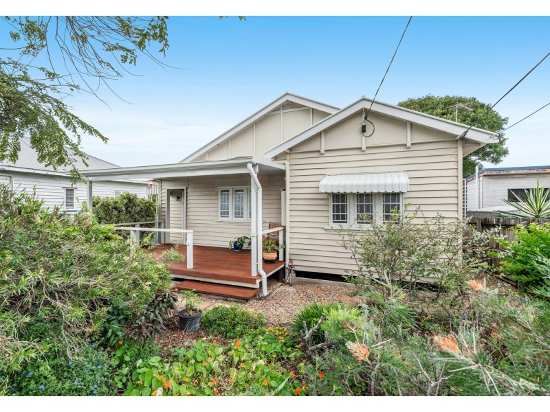 60 Sibley Road, Wynnum West QLD 4178