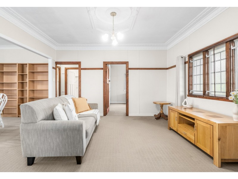 60 Sibley Road, Wynnum West QLD 4178