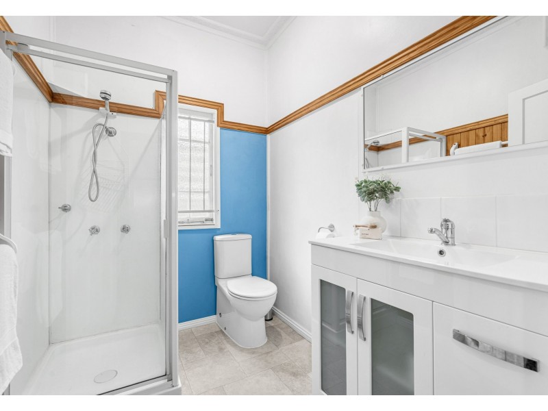 60 Sibley Road, Wynnum West QLD 4178